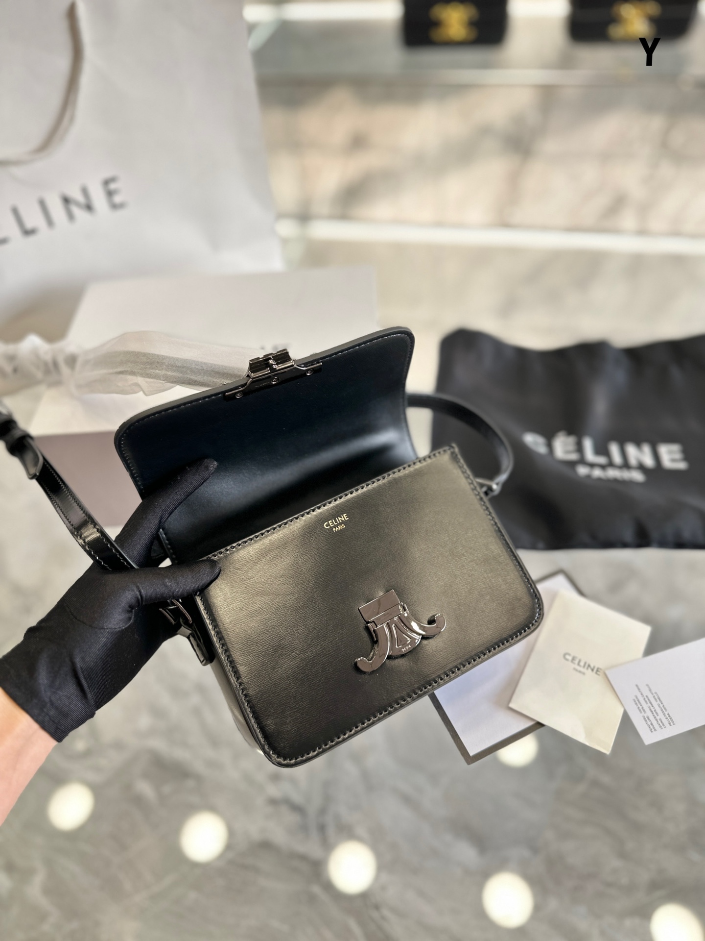 Celine triomphe teen bag 131392