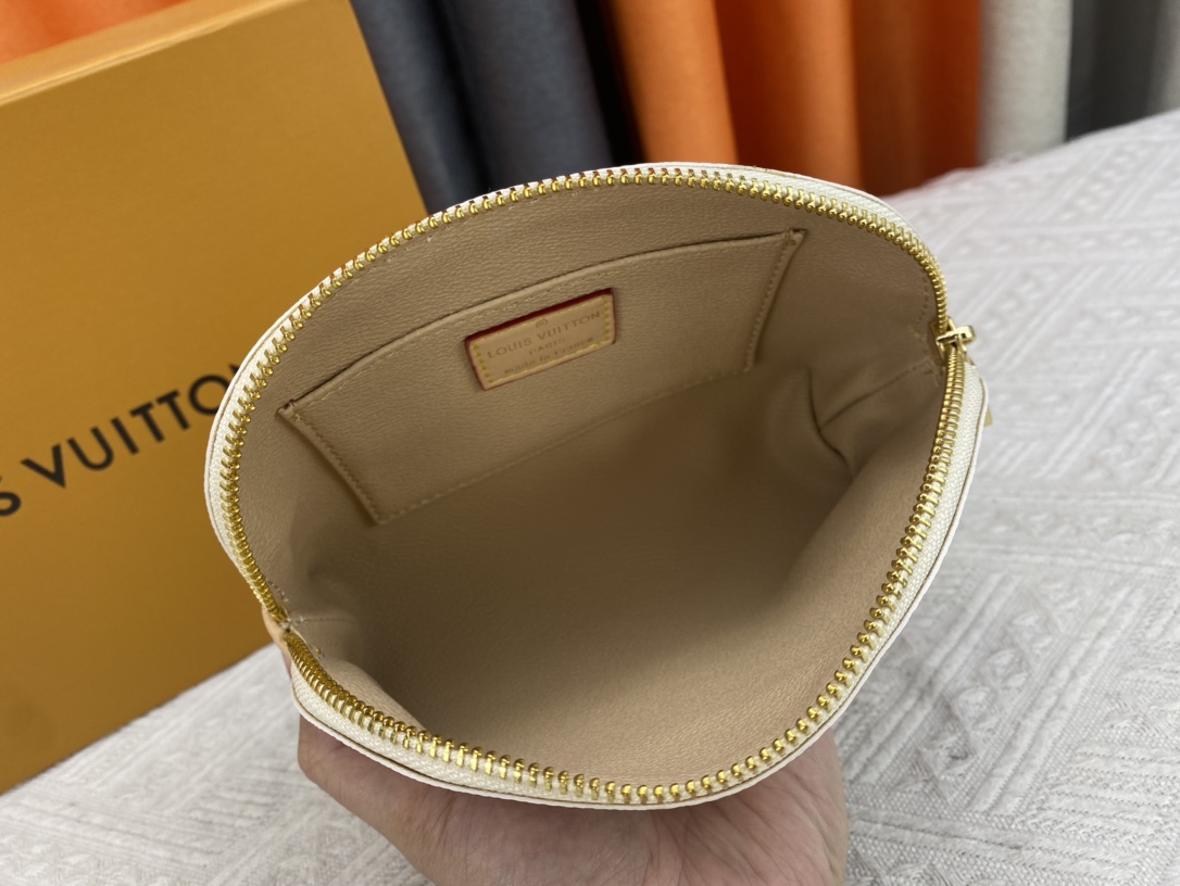 LV M47515/M47513 cosmetic bag