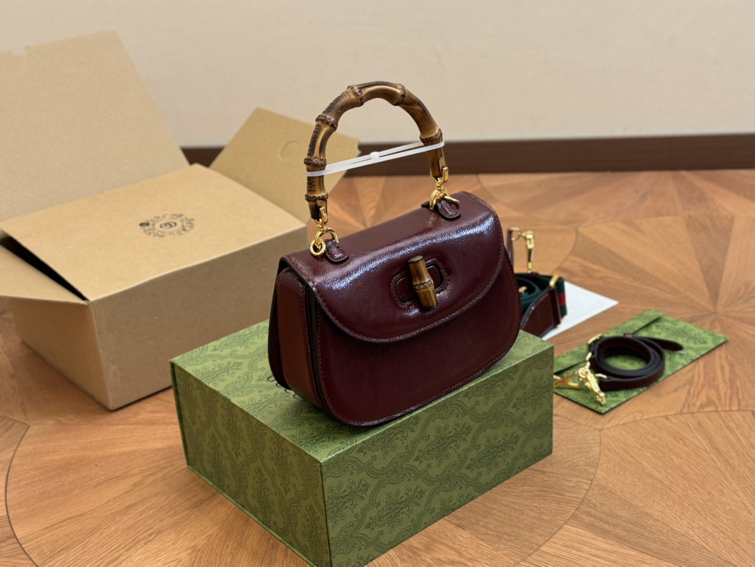 Gucci Diana bamboo handbag