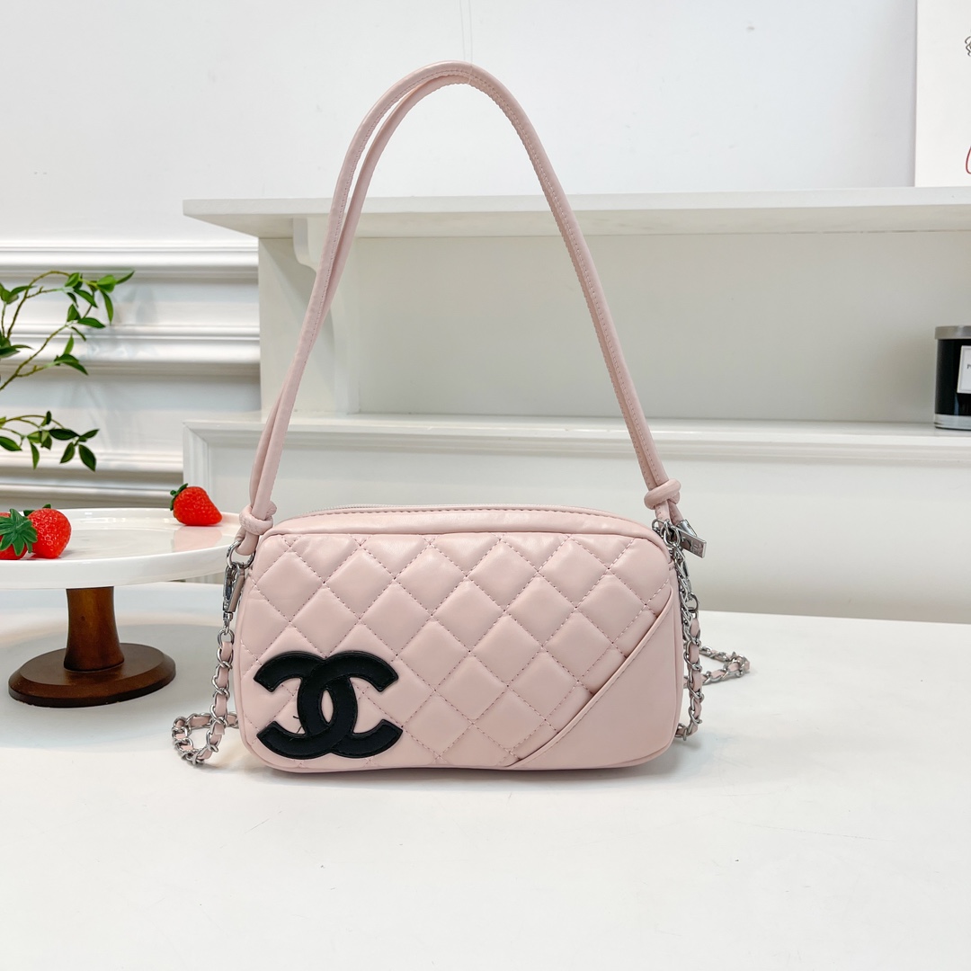 Chanel hand bag 134369