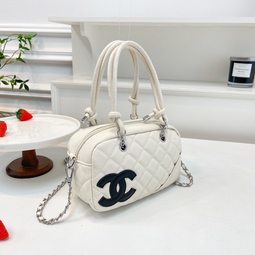 Chanel hand bag 134367