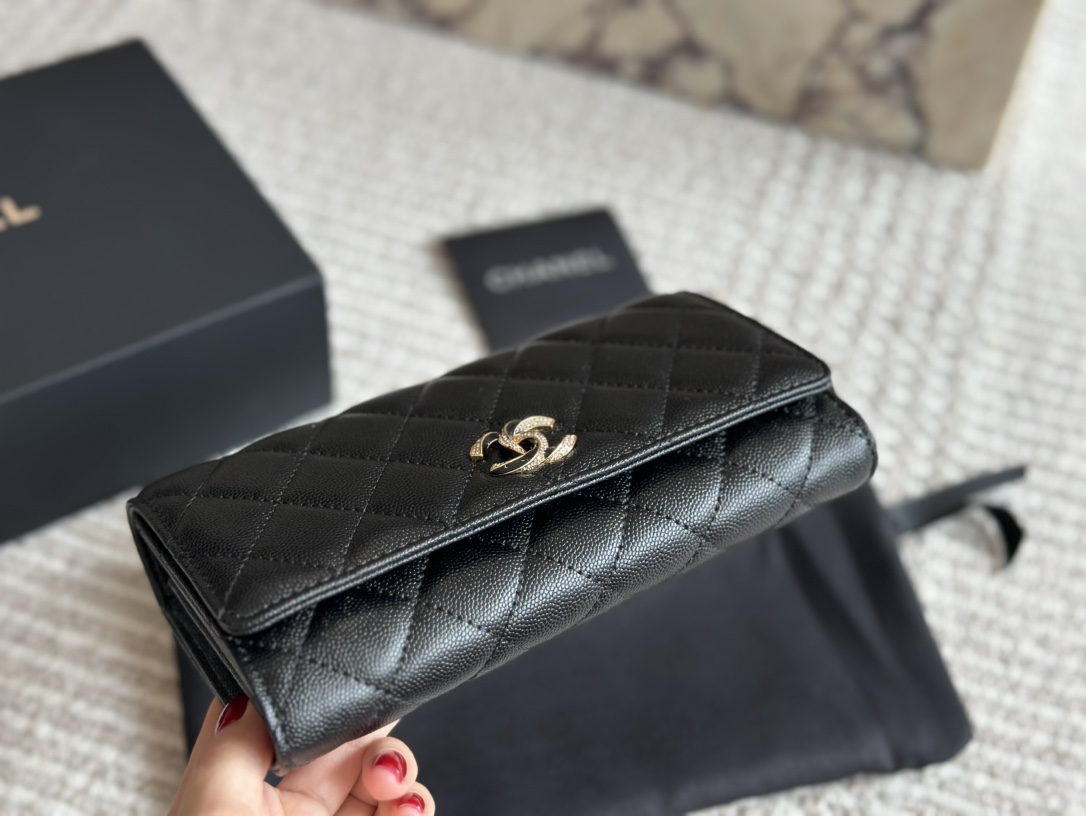 CHANEL woc bag