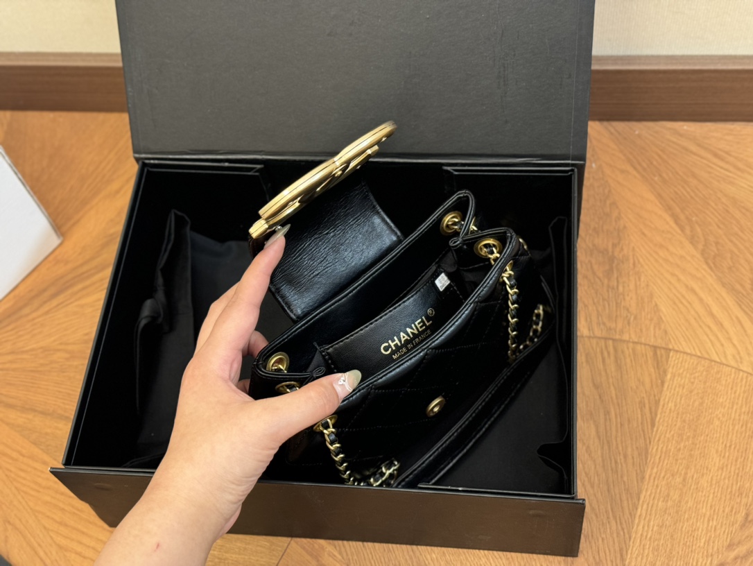 Chanel lambskin cc bag