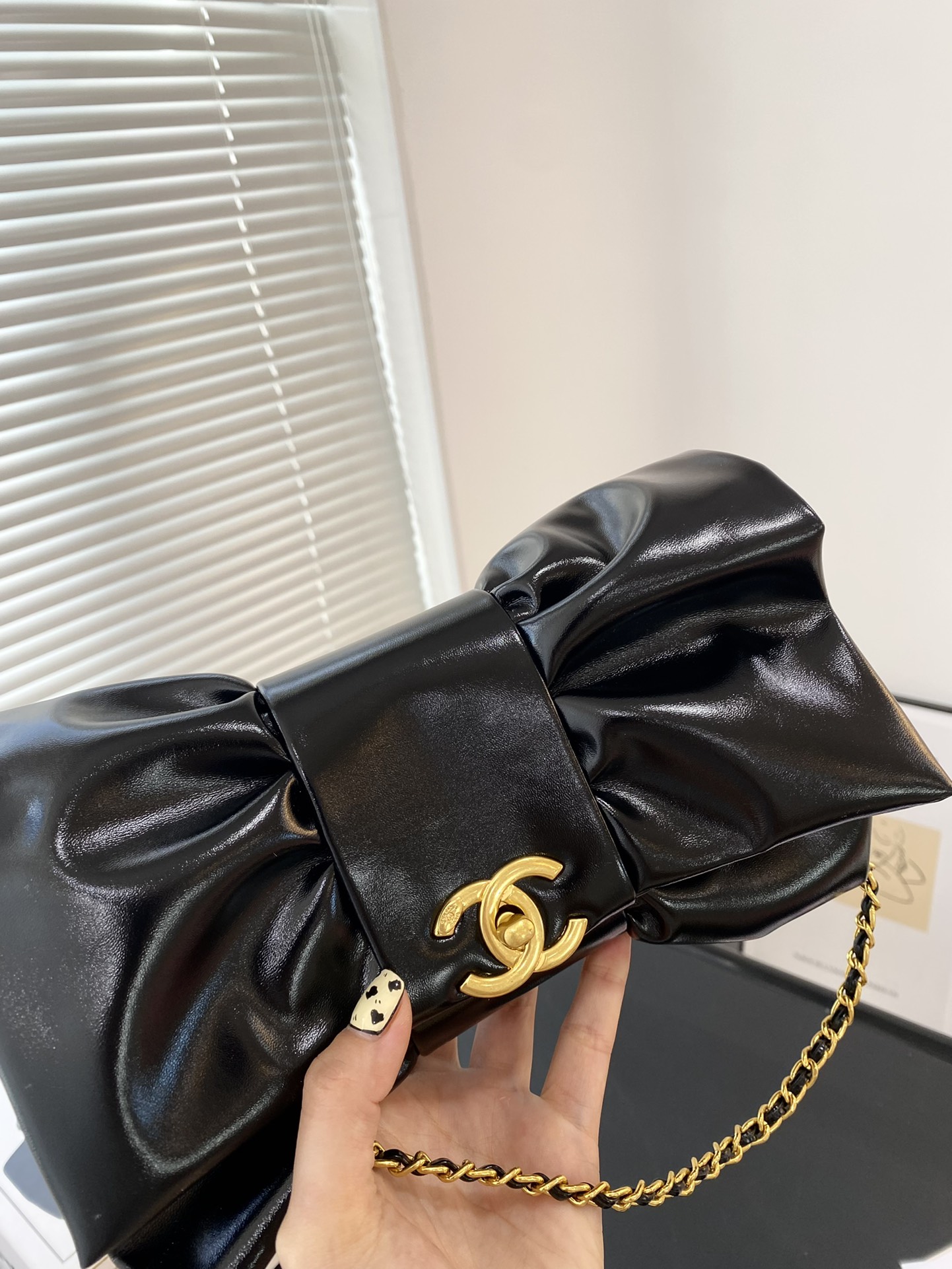 Chanel lady bow hand bag