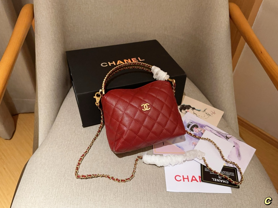 Chanel 24A CC lambskin Handbag