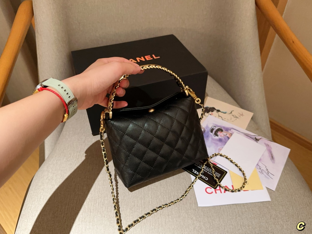 Chanel 24A CC lambskin Handbag