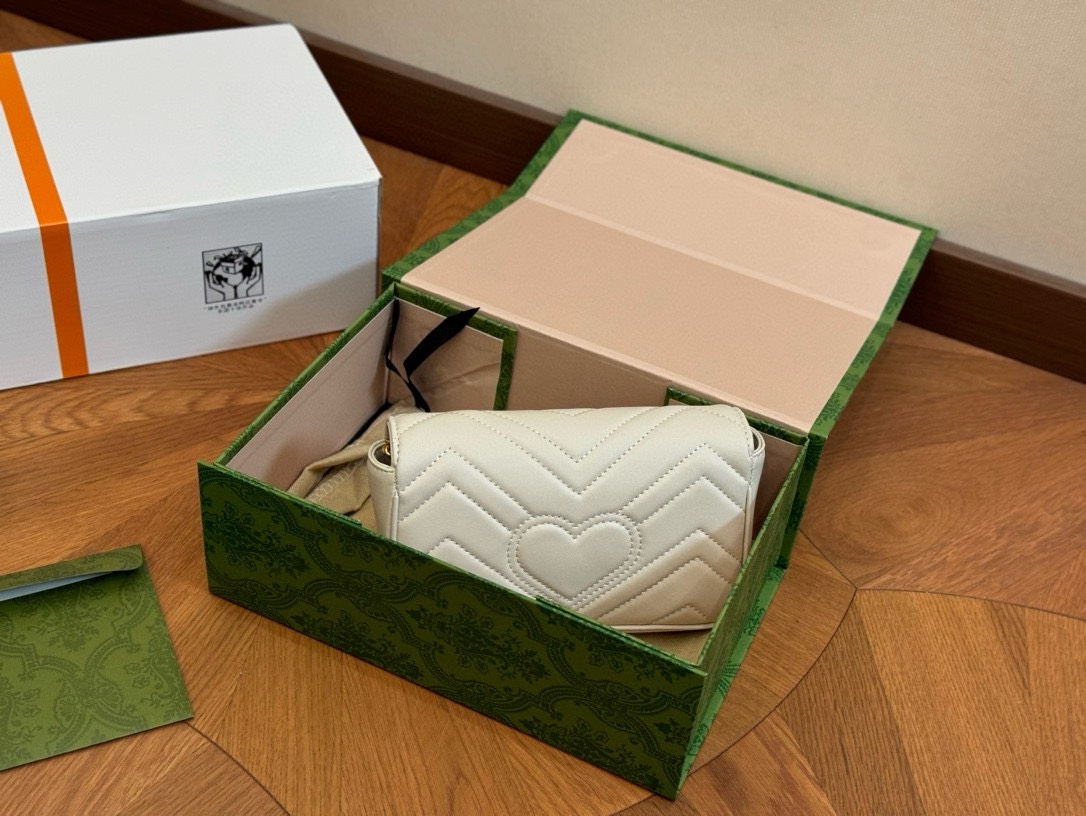 Gucci White mini GG marmont 16.5/18cm