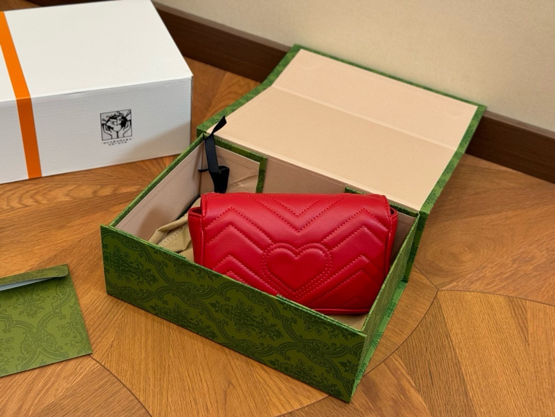 Gucci Red mini GG marmont 16.5/18cm