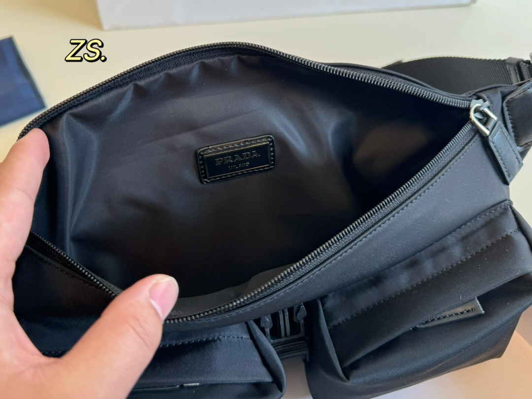 Prada waistbag 135241