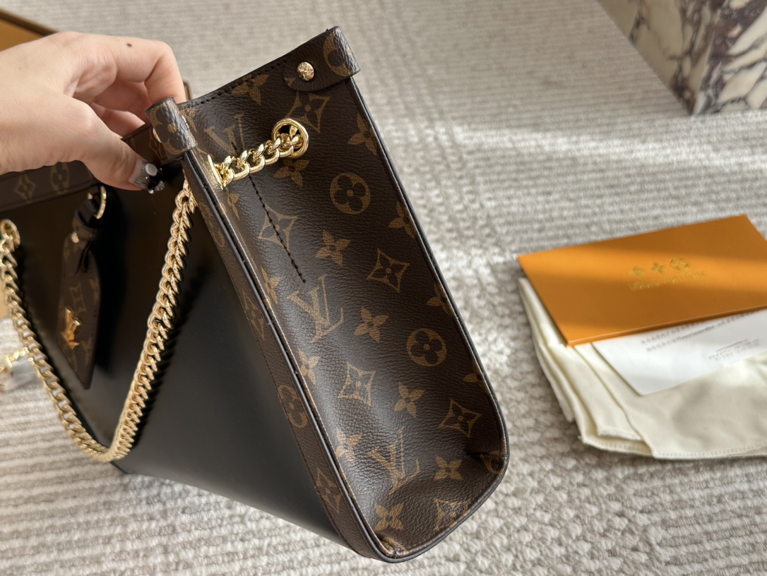 LV Louis vuitton handbag 135339