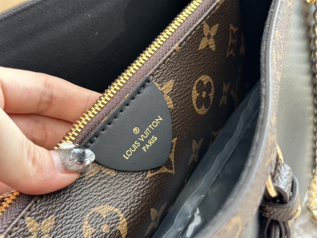 LV Louis vuitton handbag 135339