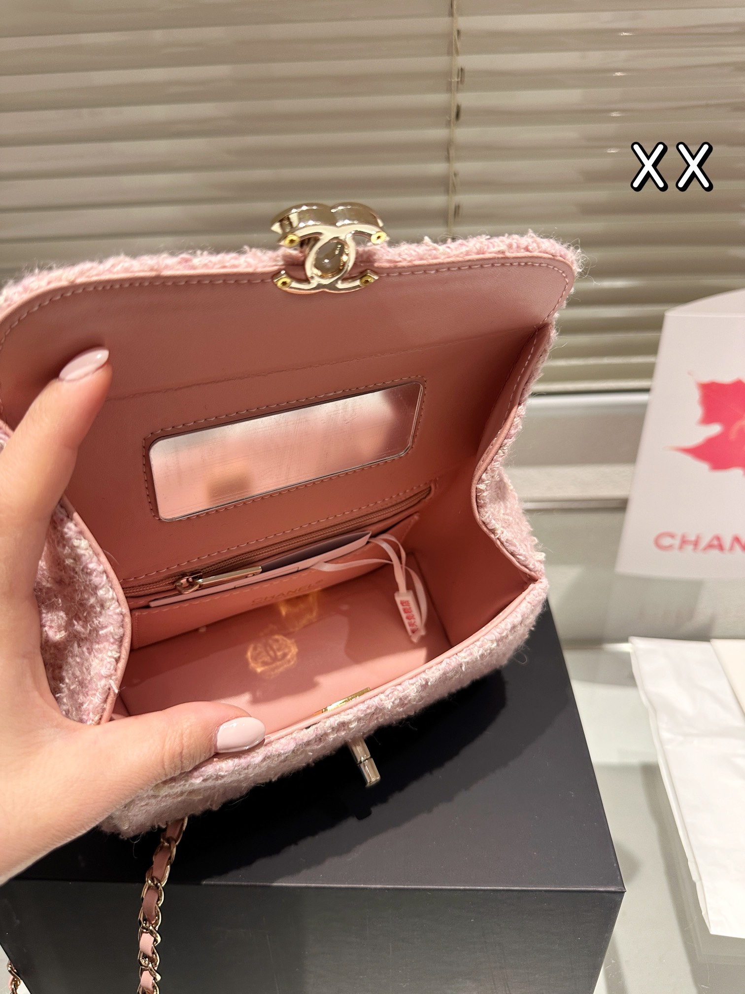 Chanel vintage Pink woolen handbag