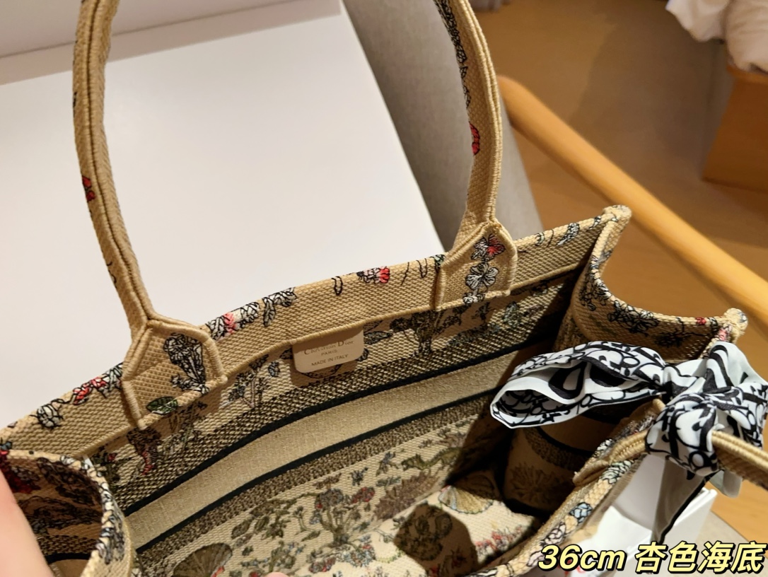 Dior Middle Book tote embroidery bag