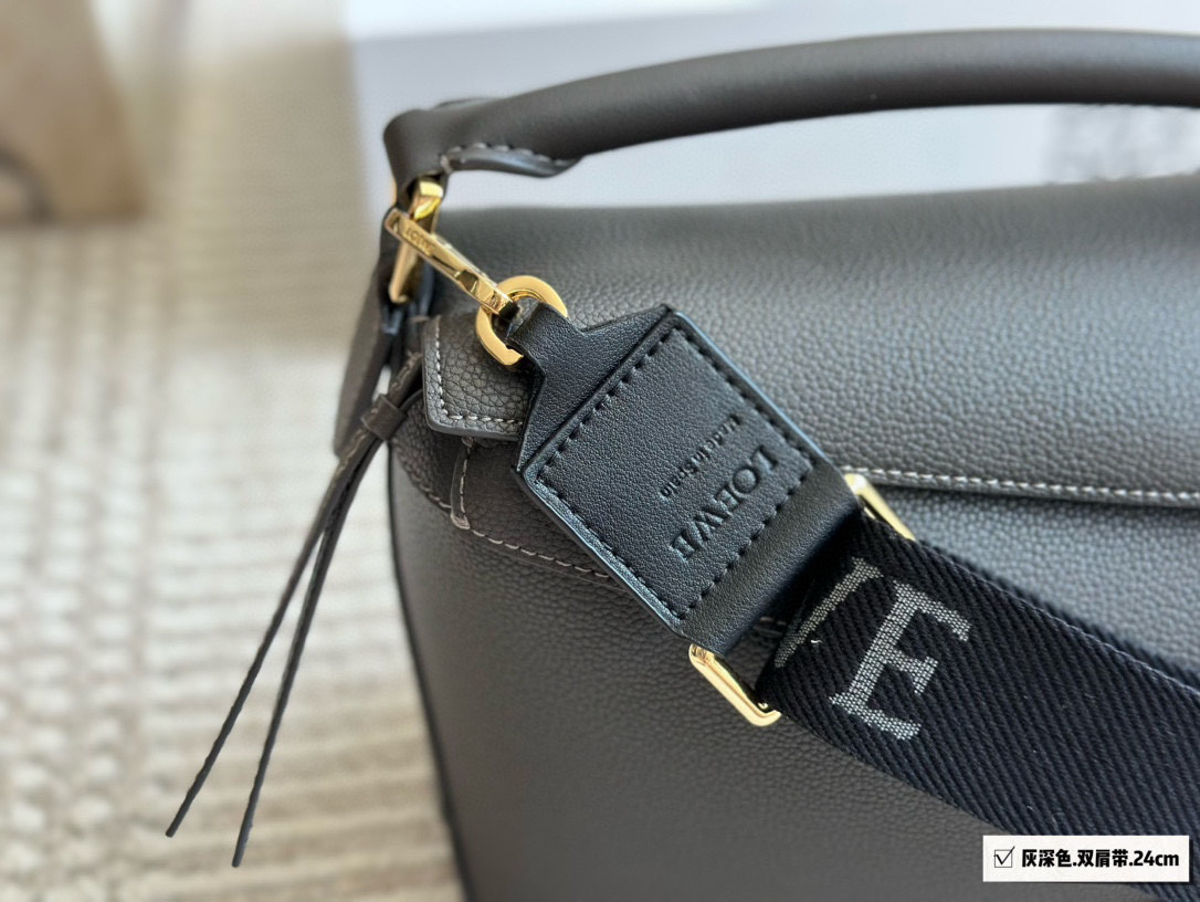 Loewe Puzzle cowskin leather bag